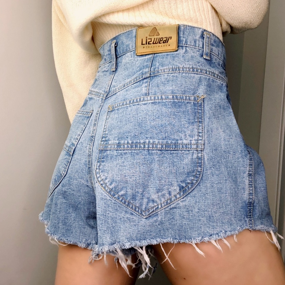 VTG LIZ CLAIBORNE Hi Waist Cut Off Denim Short R15